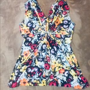 Vibrant top by Lily - size small like new